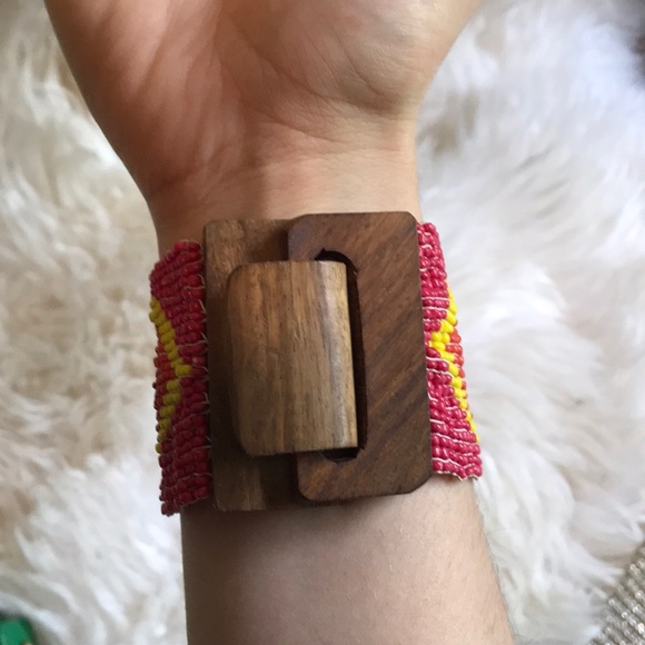 FIVE BRACELET BUNDLE - Picture 5 of 8